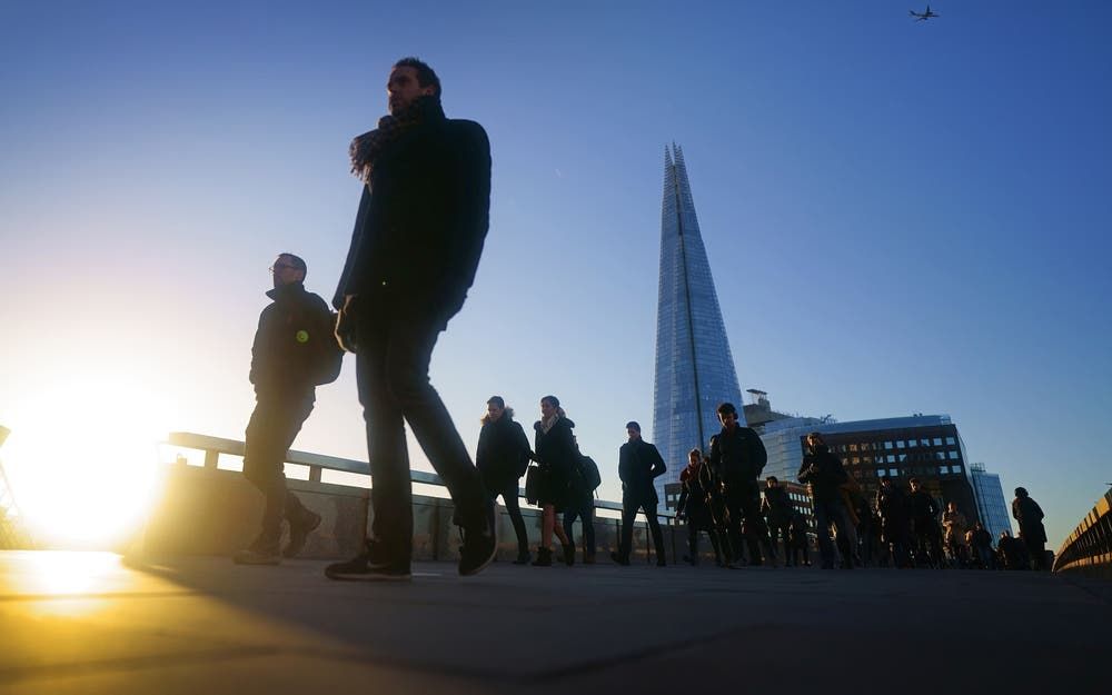UK Economy’s Balancing Act: Growth Softens Amid Inflation Easing