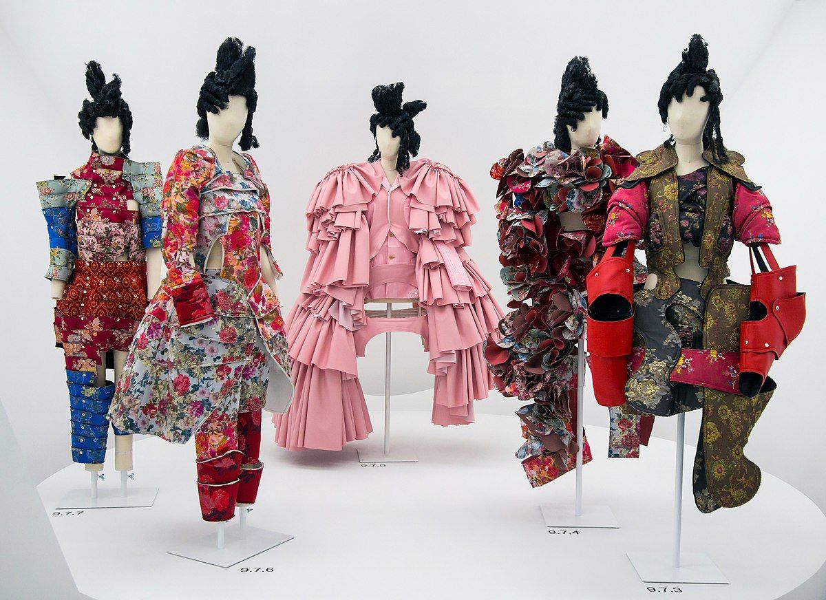 Elevate Your Style: Discover Comme des Garçons Suit with Top Hat