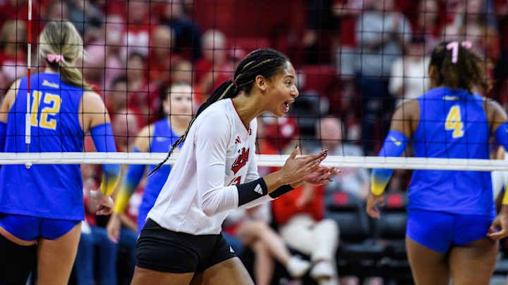 Taylor Landfair Shines as Huskers Celebrate Cook’s 700th Win