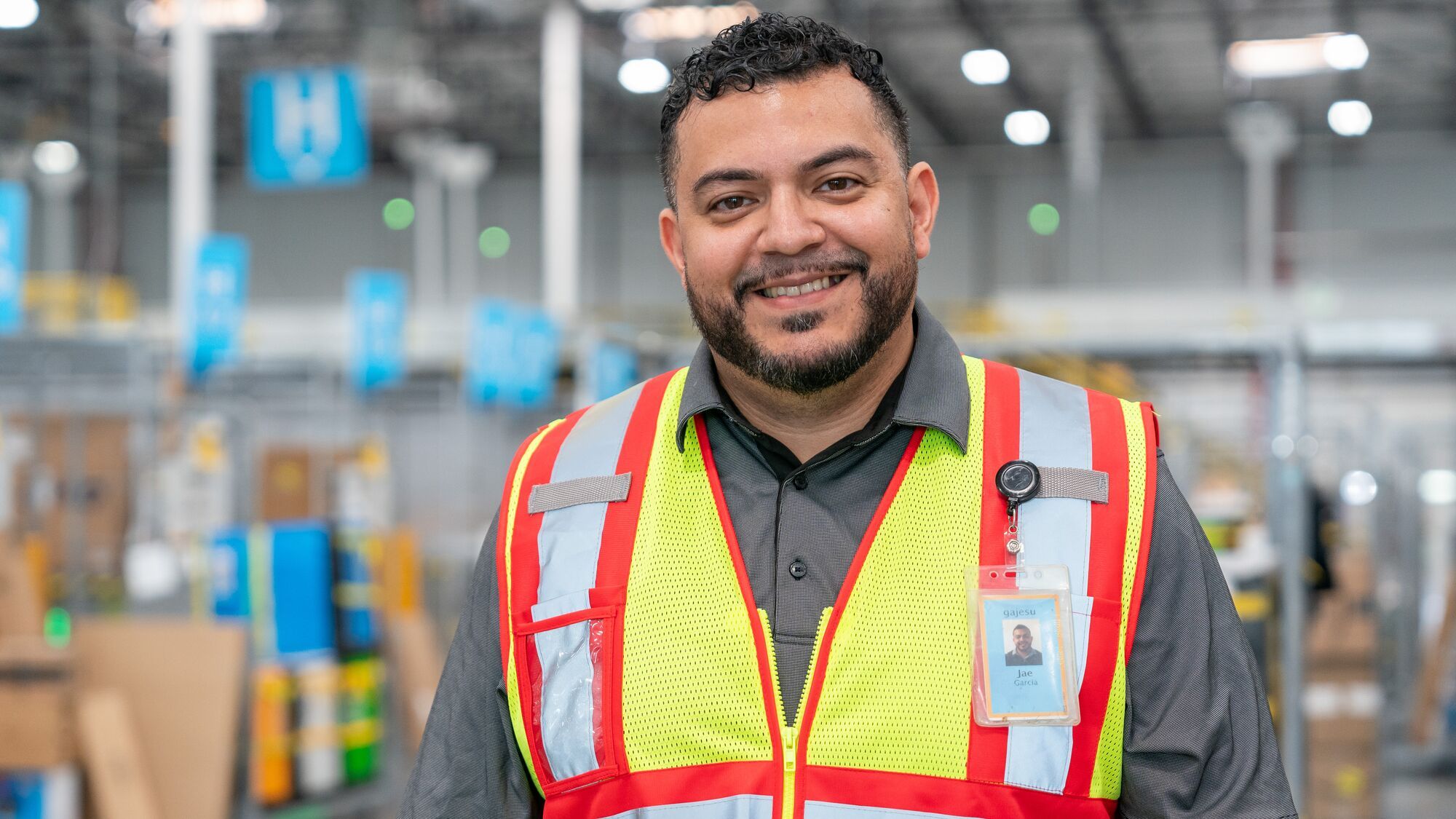 Amazon and Retail Giants Boost Holiday Hiring to 250,000