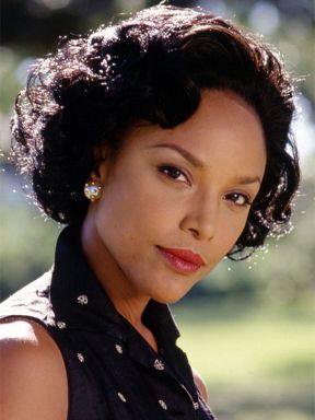 Lynn Whitfield Net Worth