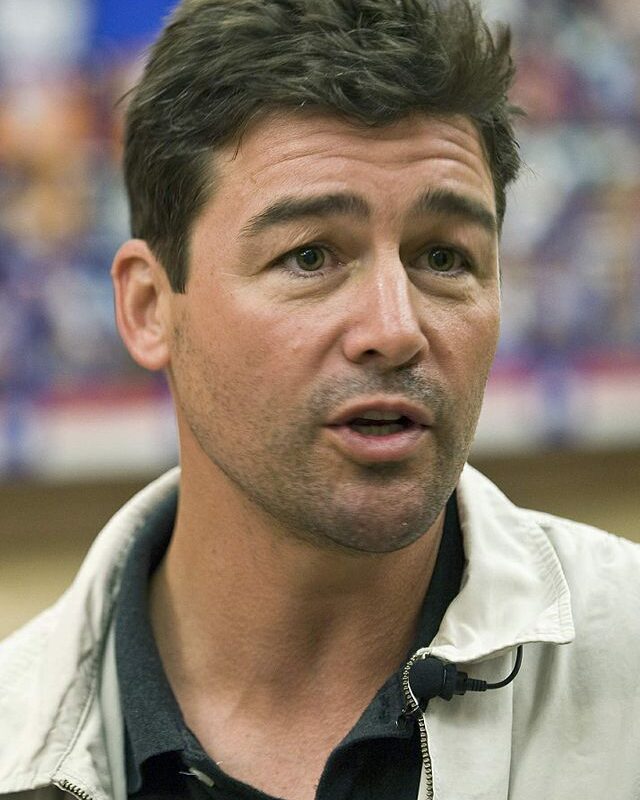 Kyle Chandler Net Worth